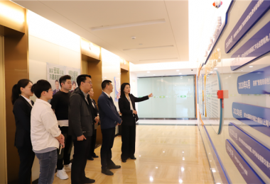 貴陽產(chǎn)控集團黨委委員、副總經(jīng)理唐建到貴州陽光產(chǎn)權交易所調(diào)研座談