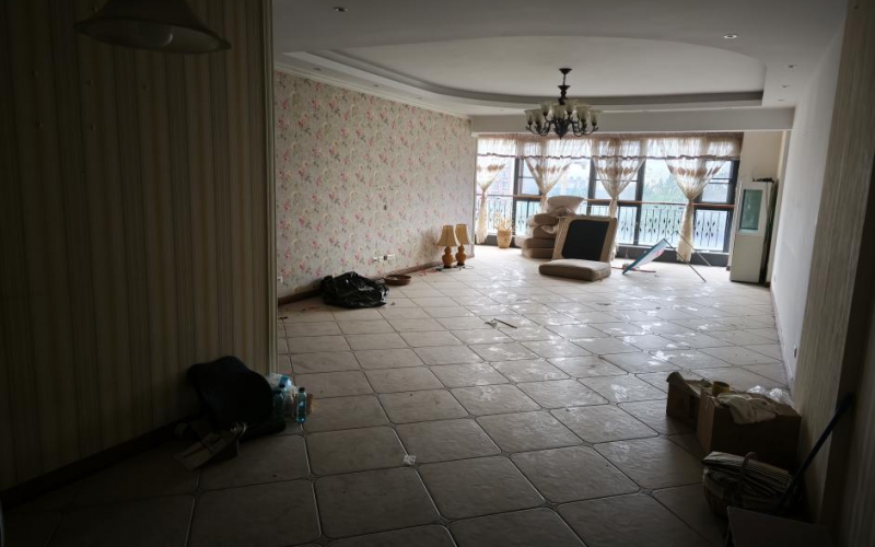 （降價(jià)）楓林小區(qū)1號樓1單元18層1號轉(zhuǎn)讓（持有方：貴州省機(jī)關(guān)事務(wù)管理局國有資產(chǎn)管理服務(wù)中心）