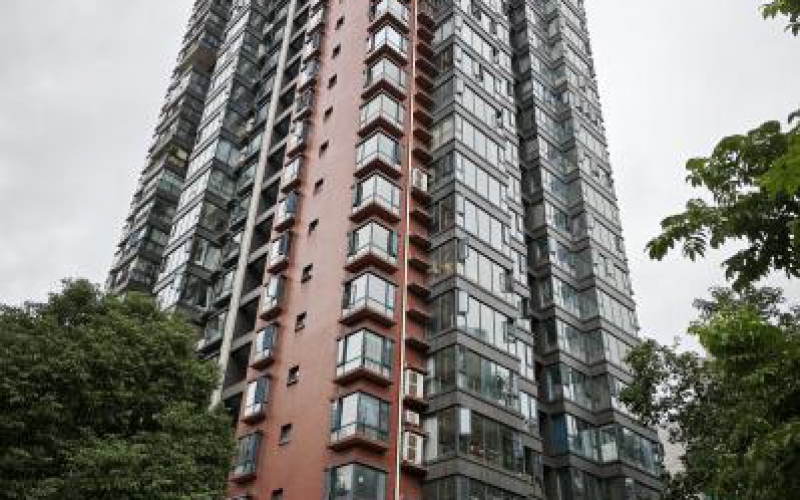 （降價）楓林小區(qū)1號樓1單元18層1號轉讓（持有方：貴州省機關事務管理局國有資產管理服務中心）(三次掛牌)